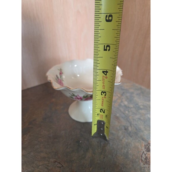 Vintage small porcelain pedestal Candy Dish - Picture 6 of 9